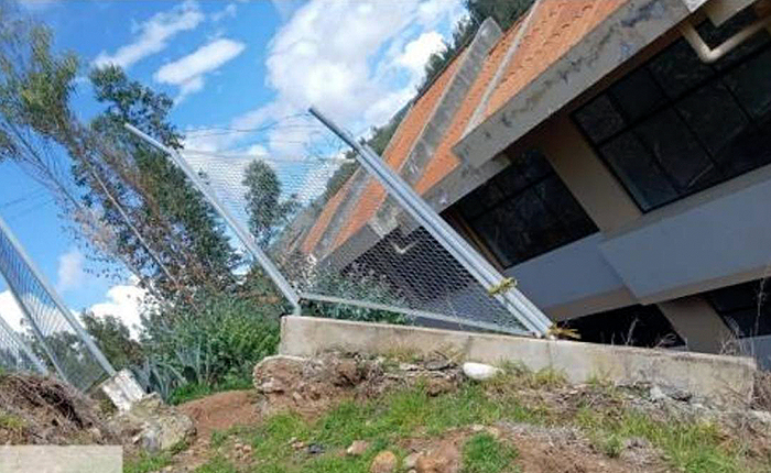 Cerco-perimetrico-colegio-Carhuaz