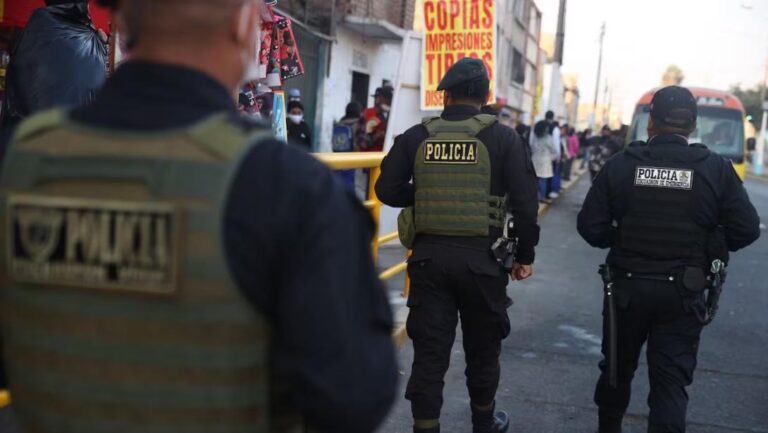 ministerio-del-interior-cambia-100-efectivos-policiales-en-la-libertad