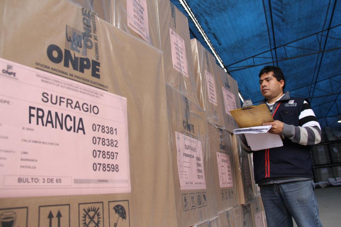 peruanos-votando-en-el-exterior