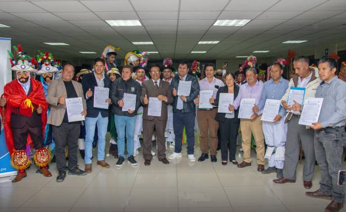 Gobierno Regional de Áncash financiará asfaltado de más de 100 km de vías vecinales en Huari