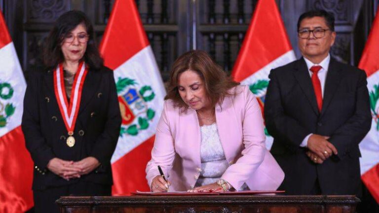 presidenta_boluarte_promulga_ley_que_garantizara_una_justicia_rapida_y_eficaz_en_casos_de_flagrancia8616898548622646323