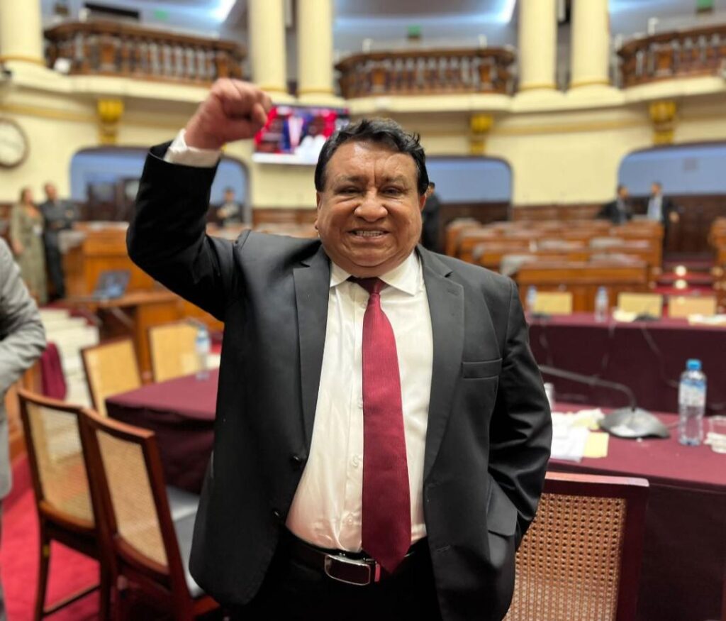 jose-luna-galvez-celebrando