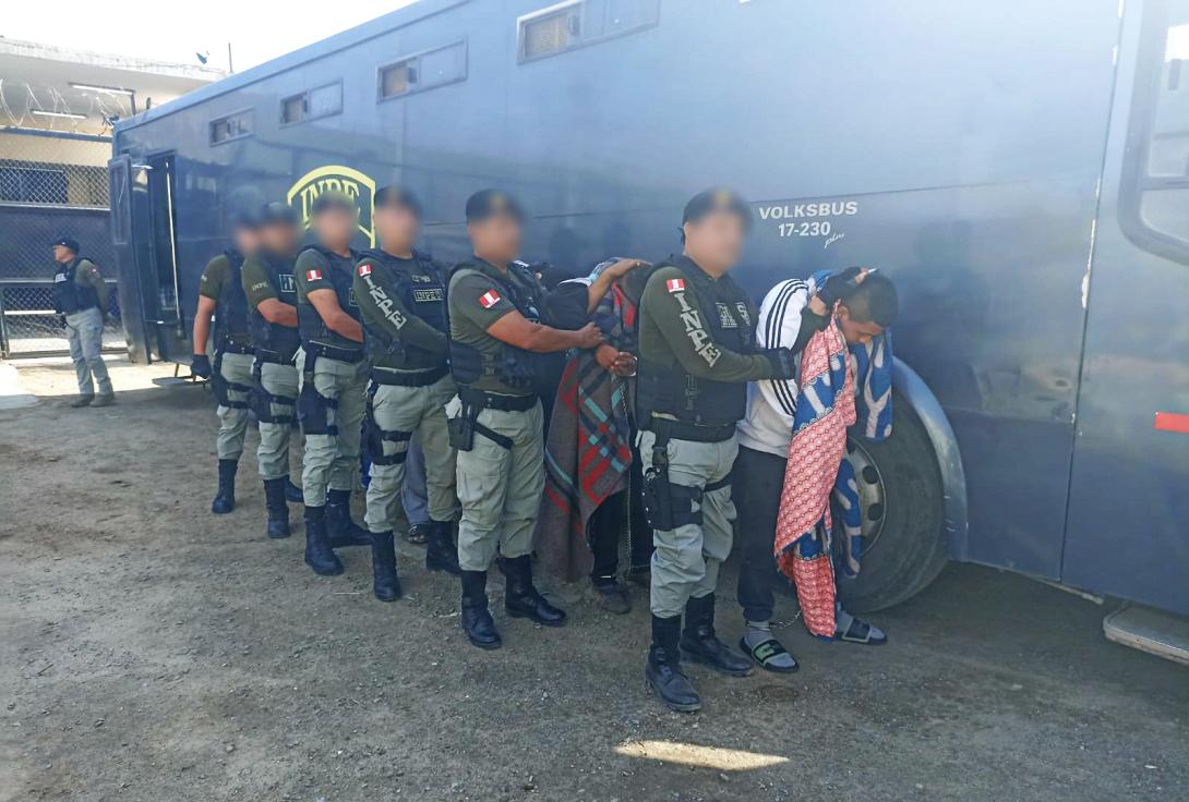 trasladan-a-17-reos-de-piura