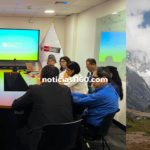 Crema Marrón Fotográfico Belleza Plataforma Lanzamiento Sitio Web (2)