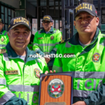 Crema Marrón Fotográfico Belleza Plataforma Lanzamiento Sitio Web (2)