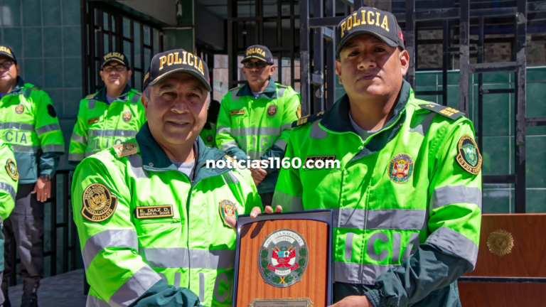 Crema Marrón Fotográfico Belleza Plataforma Lanzamiento Sitio Web (2)