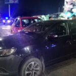 Tres pasajeros resultan heridos tras choque entre auto y camioneta